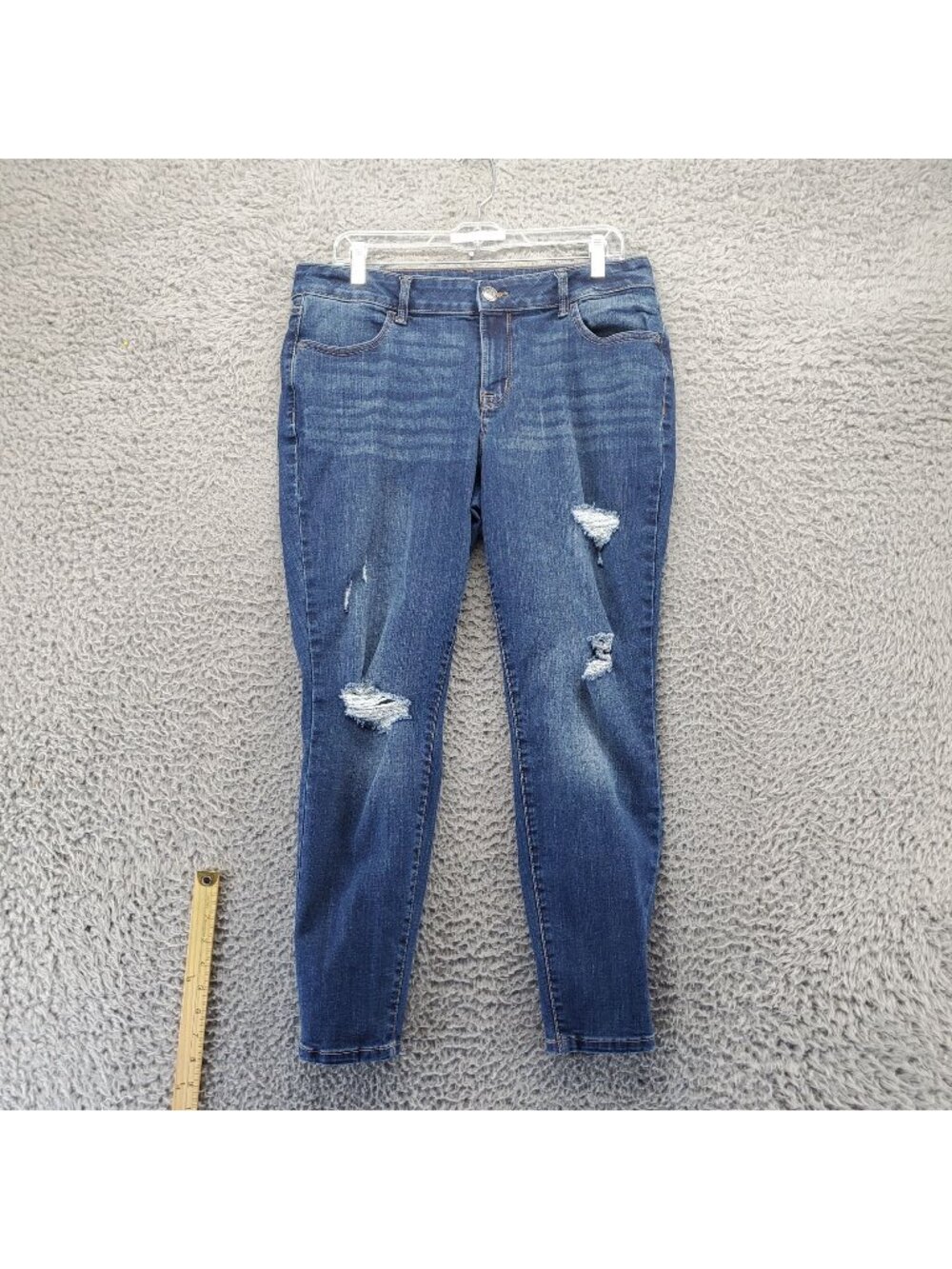 Maurices Jeans Womens Large Short Large Blue Mid-Rise Distressed Skinny